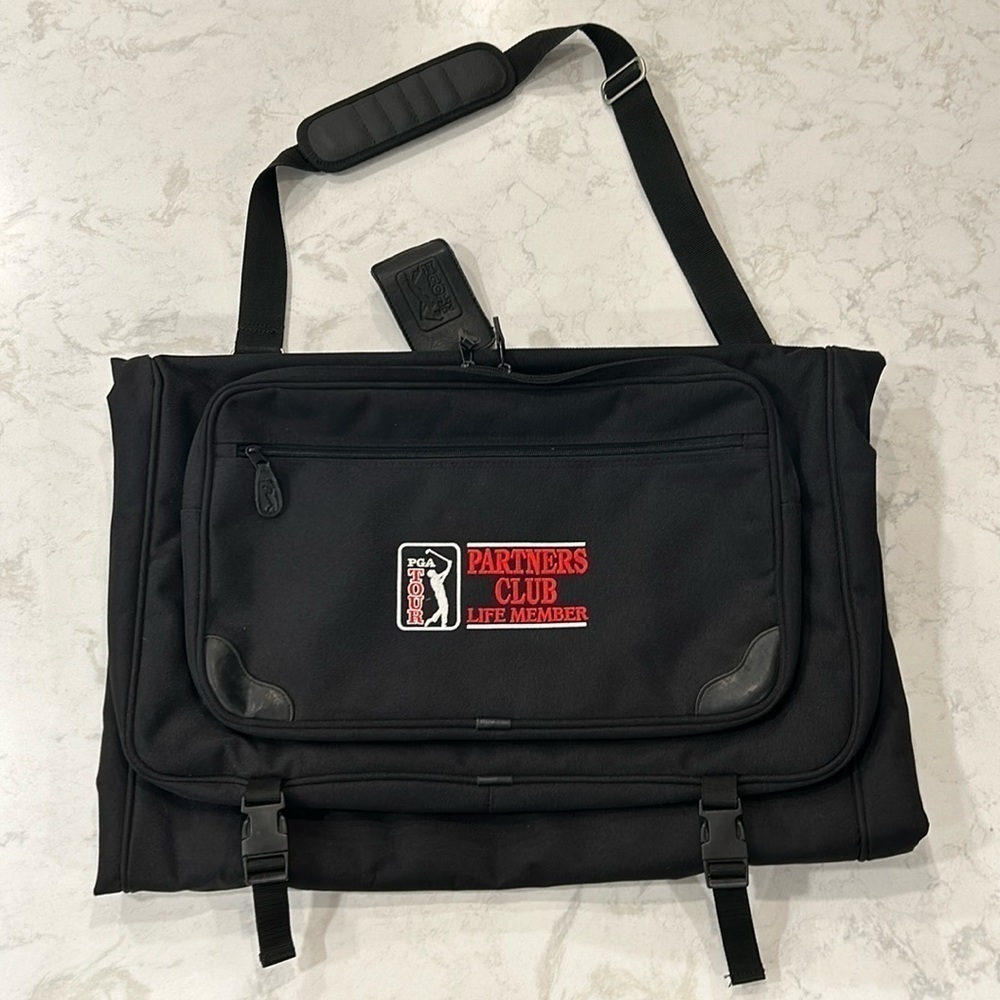 PGA Tour Golf Partners Club Life Member Travel Suit Shoulder Garment Carry Bag